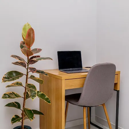 Cozy In The Center *