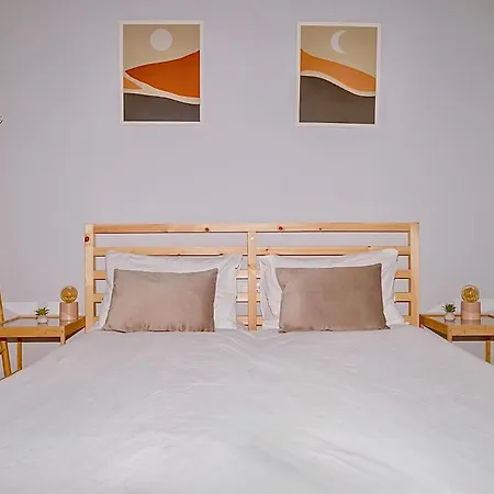 Cozy In The Center, Buka Hospitality *